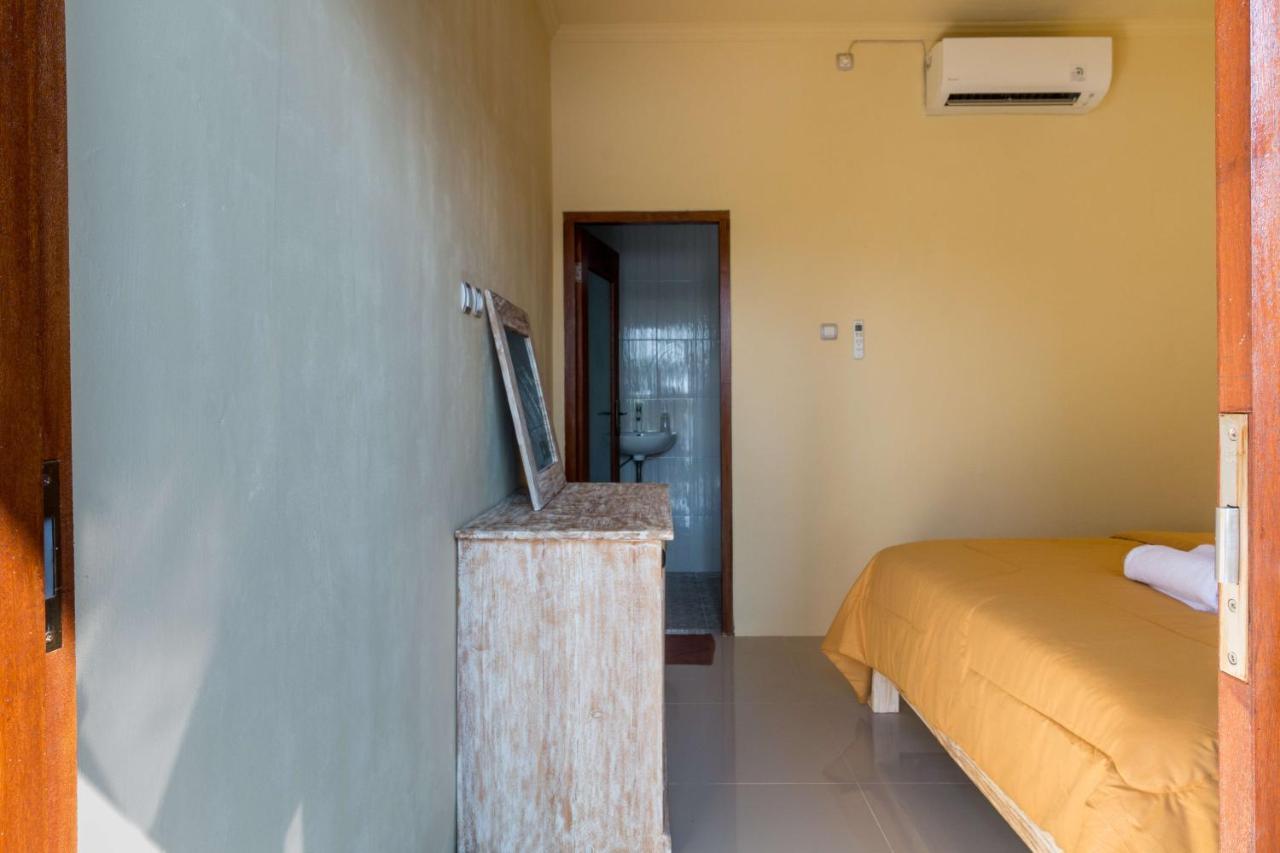 Dicky Guest House 2 Batu Bolong Canggu Екстериор снимка