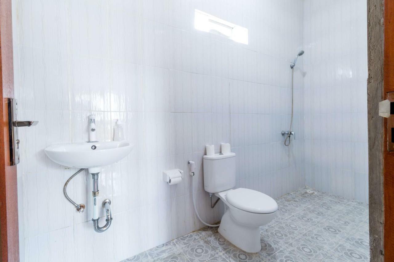 Dicky Guest House 2 Batu Bolong Canggu Екстериор снимка